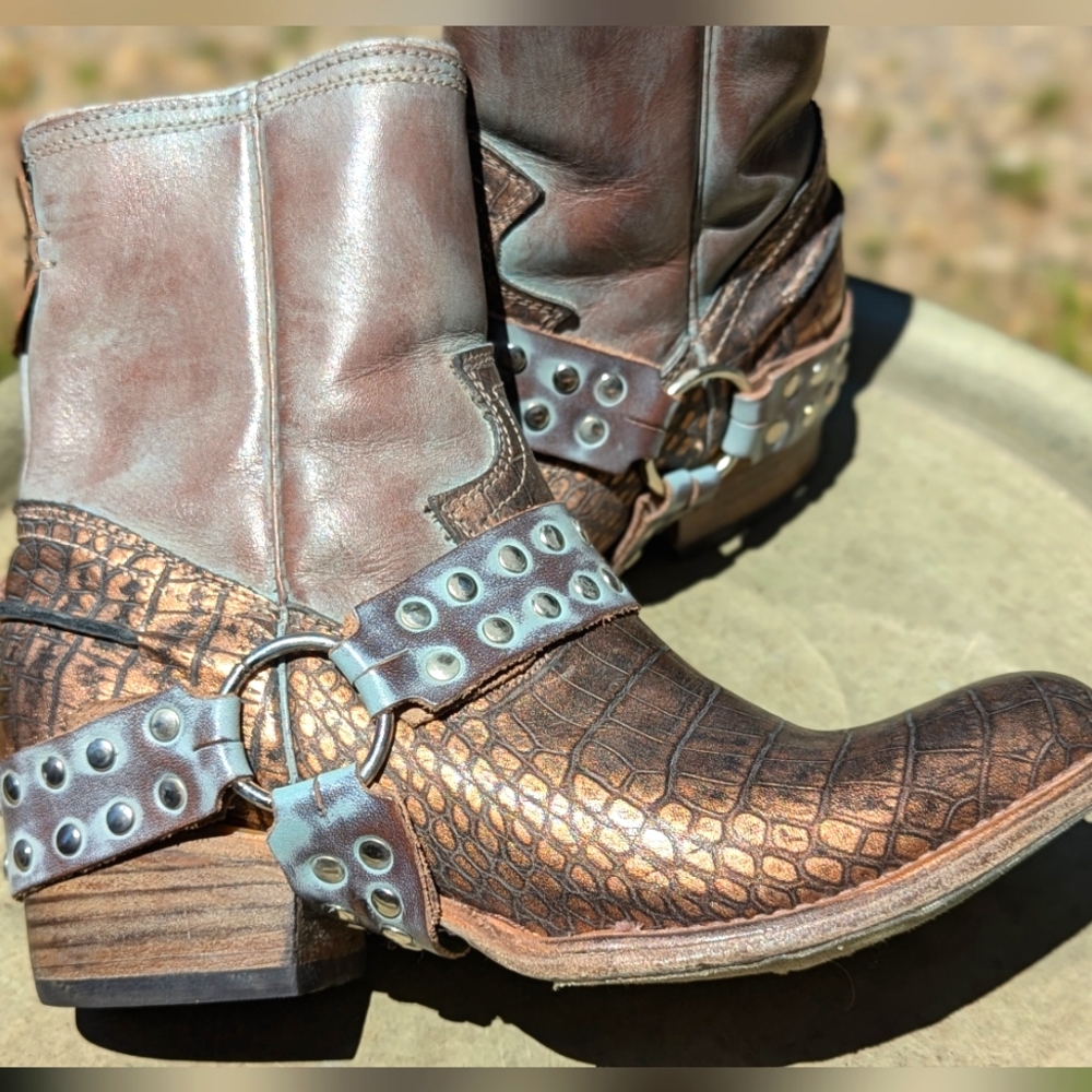 New Freebird Ramone boots, size 8 "Blush multi"
